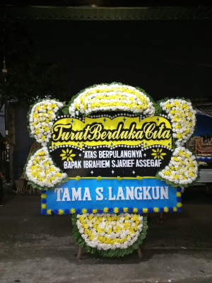 Papan Bunga Duka di Kamanisan
